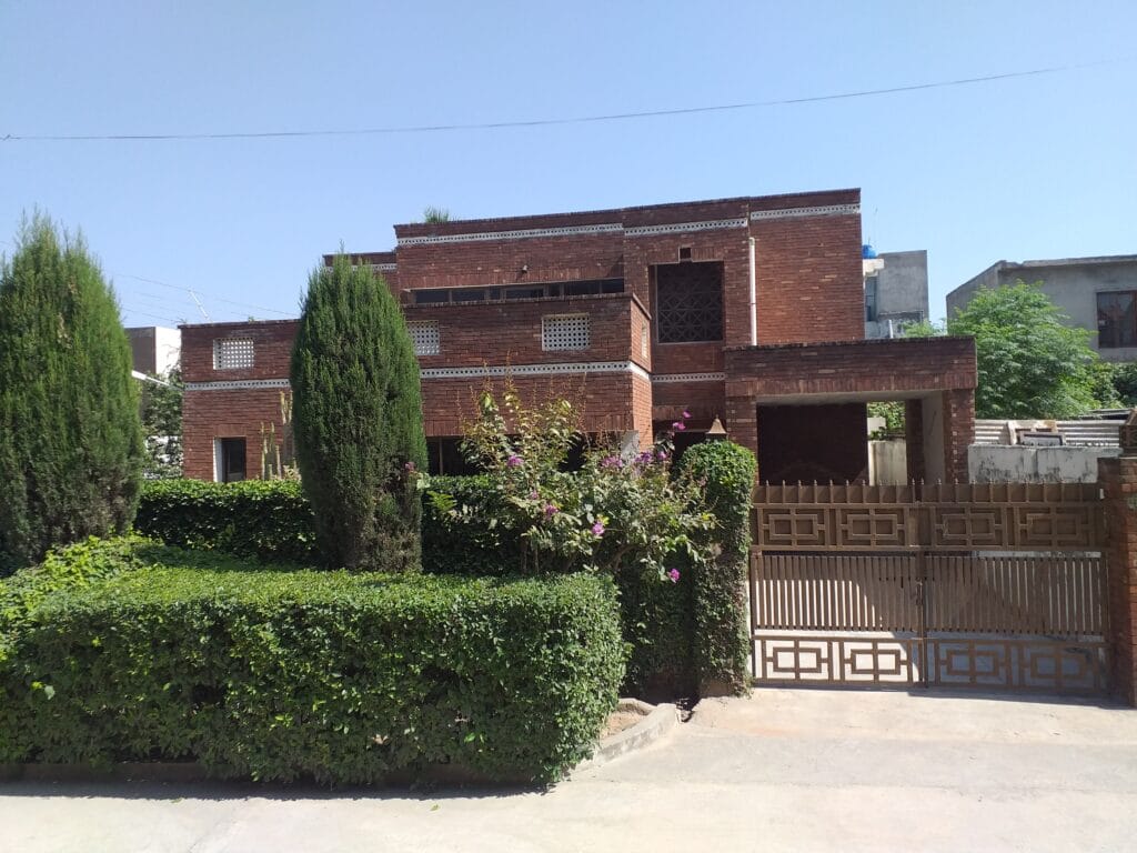 10 Marla House in Bahria Town Phase 07
