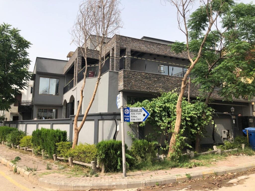 1 Kanal Corner House